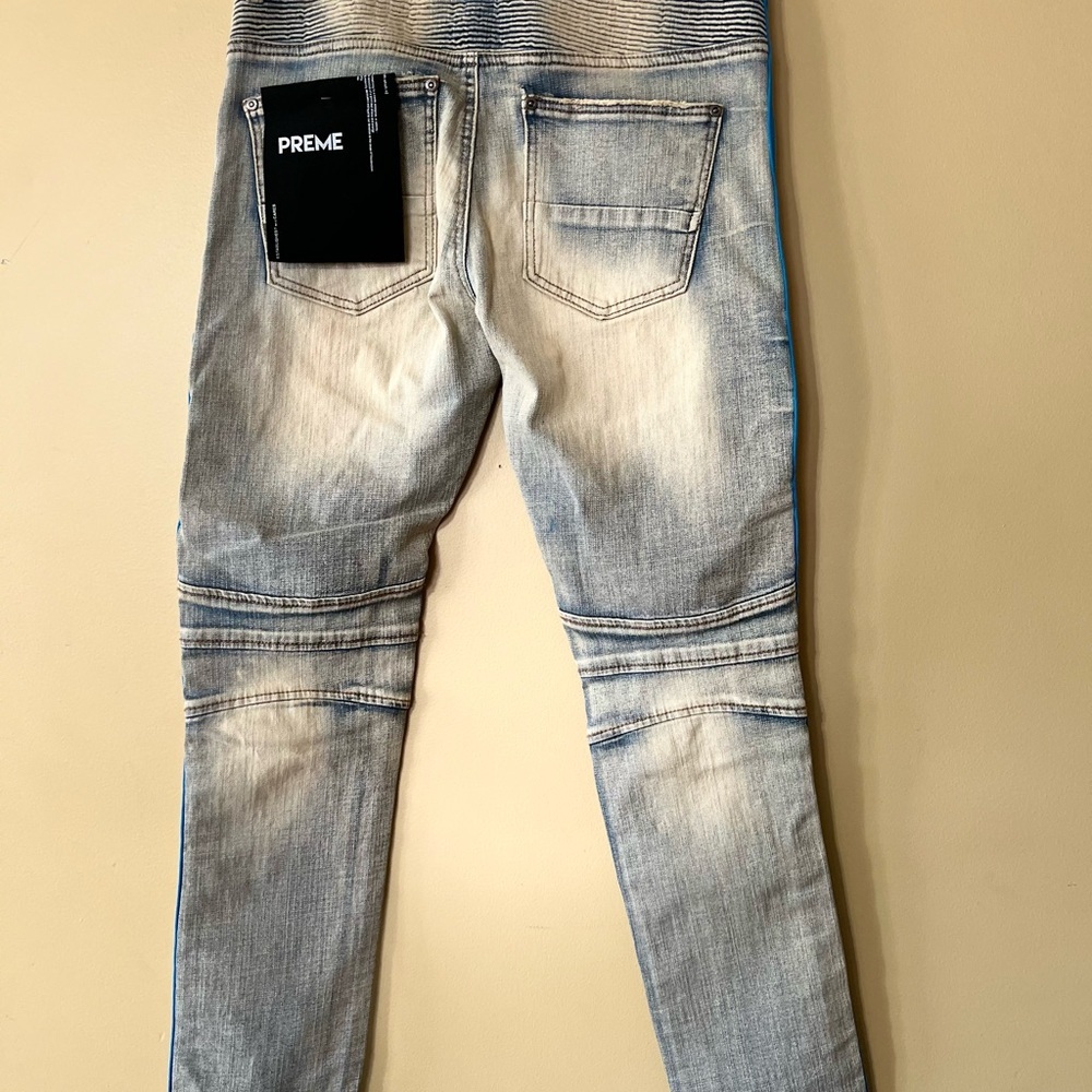 Gray Skinny Jeans with Red Accents - Picture 5 of 9